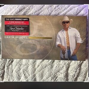 Garth Brooks Time Traveler 7-CD limited series box set Bass Pro Exclusive